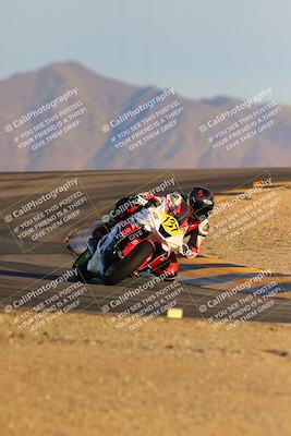 media/Dec-16-2023-CVMA (Sat) [[bb38a358a2]]/Race 13 Amateur Supersport Middleweight/